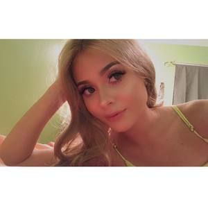 Meet your Posher, Alexis